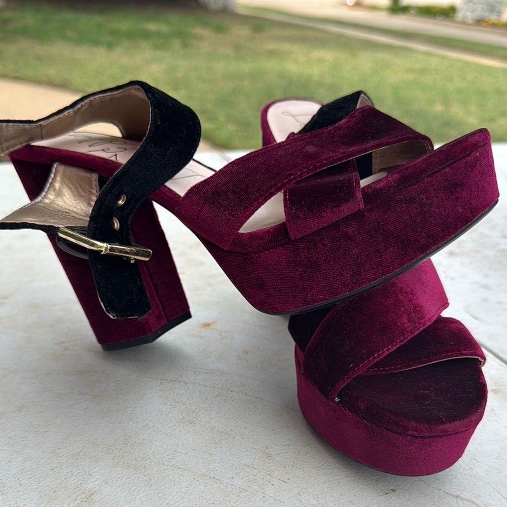 Elegant Velvet Platform Heels - Burgundy and Black